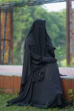 মানহা ৪-পার্ট আবায়া ও লেয়ার্ড হিজাব সেট - জেট ব্ল্যাক (স্লিভে কিউট বো ডিজাইন) - Image 2